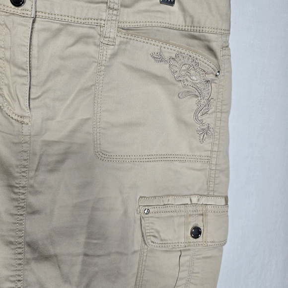 White House Black Market Women’s Size 6 Khaki Cargo Mini Skirt Embroidered - Picture 3 of 11